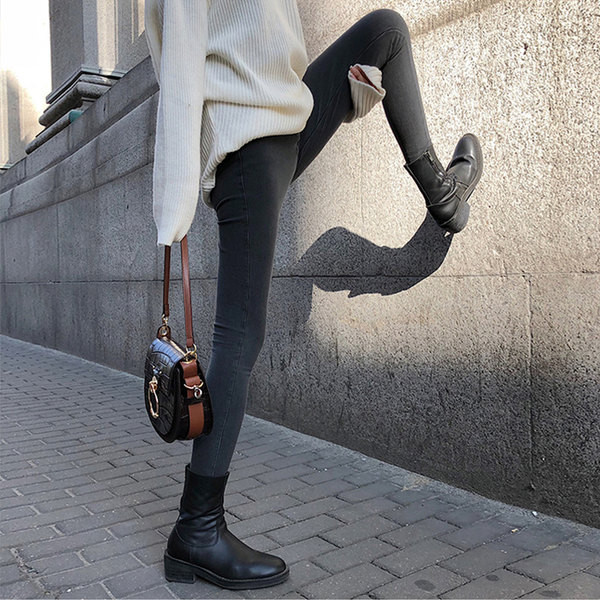 Kahes värvitoonis naiste moodsad teksad