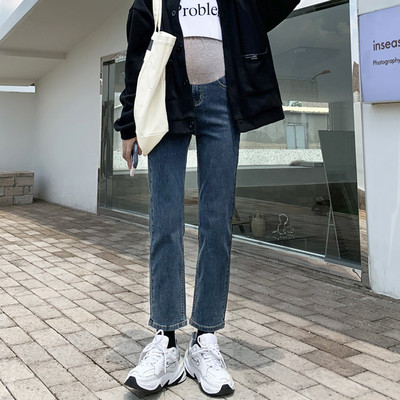 Įprasti džinsai aukštu liemeniu nėščiosioms