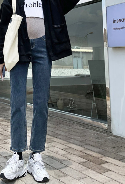 Įprasti džinsai aukštu liemeniu nėščiosioms