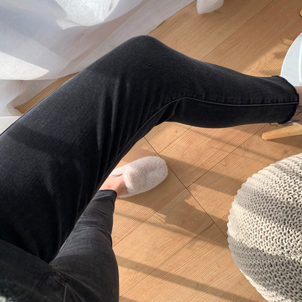 Γυναικεία μοντέρνα τζιν για έγκυες γυναίκες