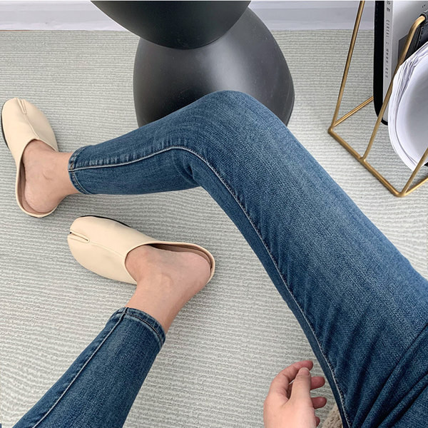 Γυναικεία μοντέρνα τζιν για έγκυες γυναίκες