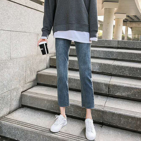 Κομψό τζιν εγκυμοσύνης με ψηλή μέση και φαρδύ μπατζάκι