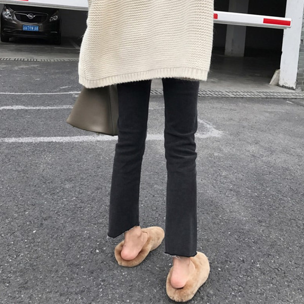 Μόδα τζιν εγκυμοσύνης με ψηλόμεσο σχέδιο