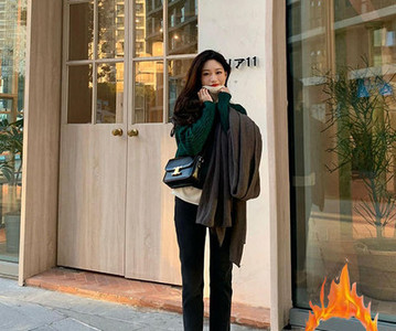 Uus must-sinine naiste teksapükste mudel