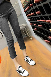 Μοντέρνο ψηλόμεσο τζιν για γυναίκες με τσέπη