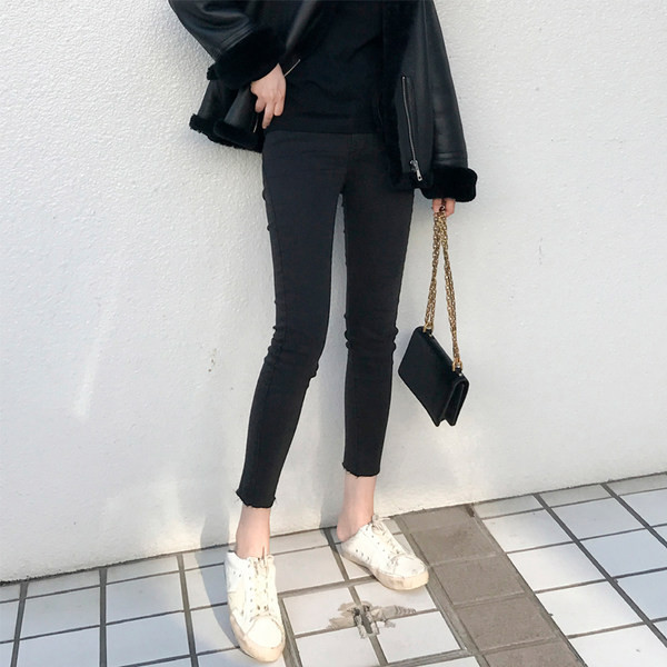 Γυναικείο κλασικό τζιν σε τρία διαφορετικά χρώματα