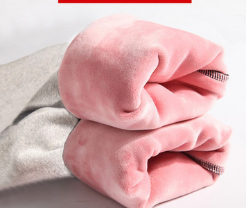 Naiste talveretuusid fliisvoodriga