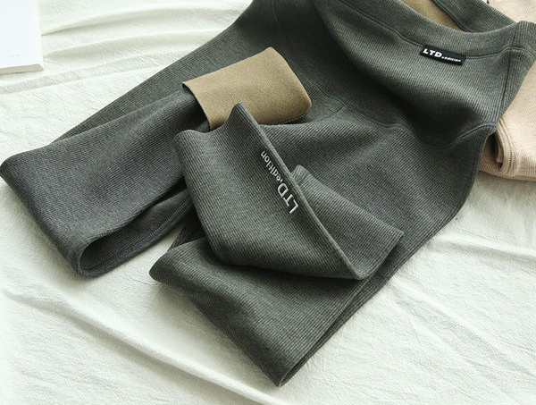 Ψηλόμεσο κολάν εγκυμοσύνης με κεντητά γράμματα