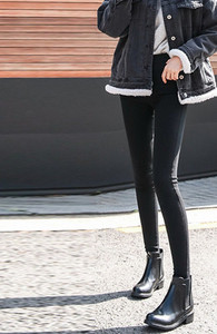 Jambiere transparente pentru femeile însărcinate