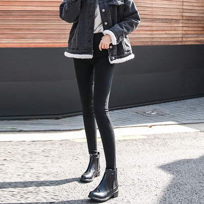 Jambiere transparente pentru femeile însărcinate