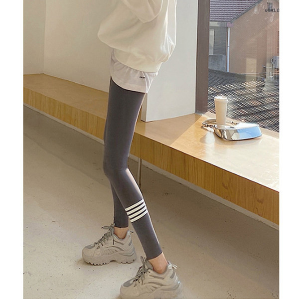 Kahes värvitoonis kõrge vöökohaga rasedaretuusid