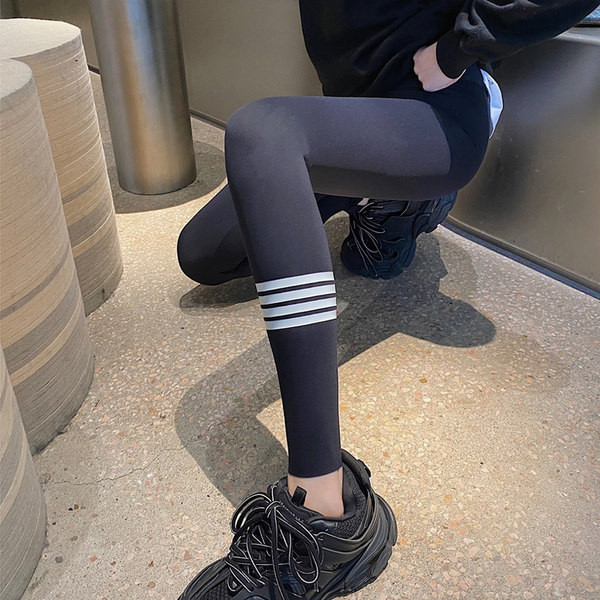 Kahes värvitoonis kõrge vöökohaga rasedaretuusid