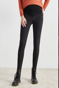 Puhas mudel naiste retuusid rasedatele