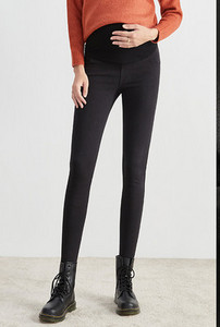 Puhas mudel naiste retuusid rasedatele