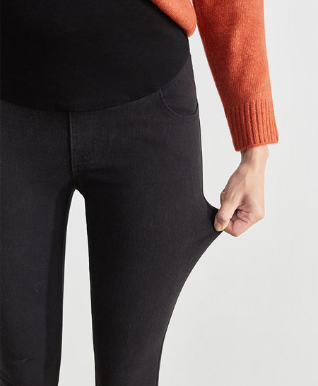 Puhas mudel naiste retuusid rasedatele