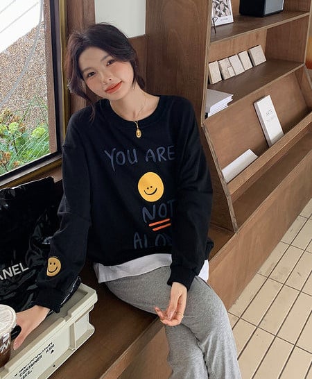 Casual γυναικεία μπλούζα με στάμπα - μαύρο χρώμα