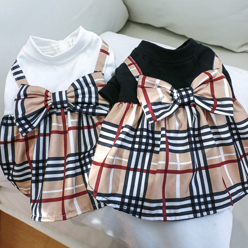 Bowknot kutyapóló csíkos szoknyával Divat alkalmi kisállat nyári tavaszi ruhák kényelmes fekete fehér macska ruha ruházat ruházat