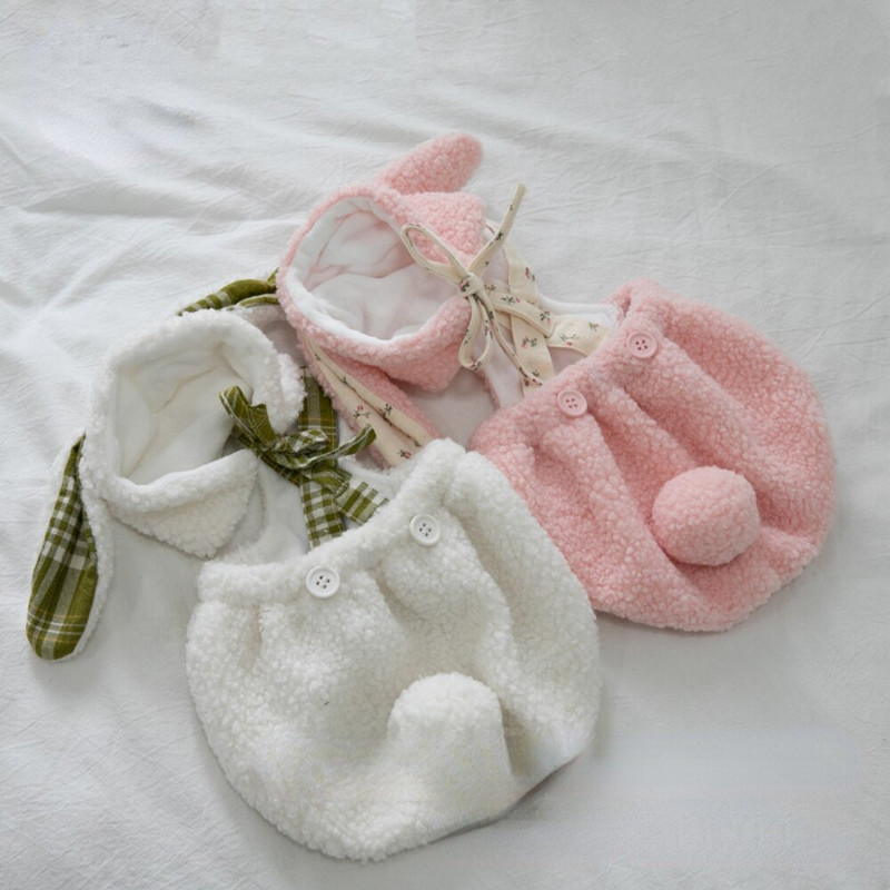 Jesenné a zimné oblečenie pre domáce zvieratá s roztomilým králikom a kríženeckým obliekaním, plyšové oblečenie pre králikov a kríženecký obliekanie, plus plyšová sukňa s ramenným opaskom a sukňou pre mačky a psov