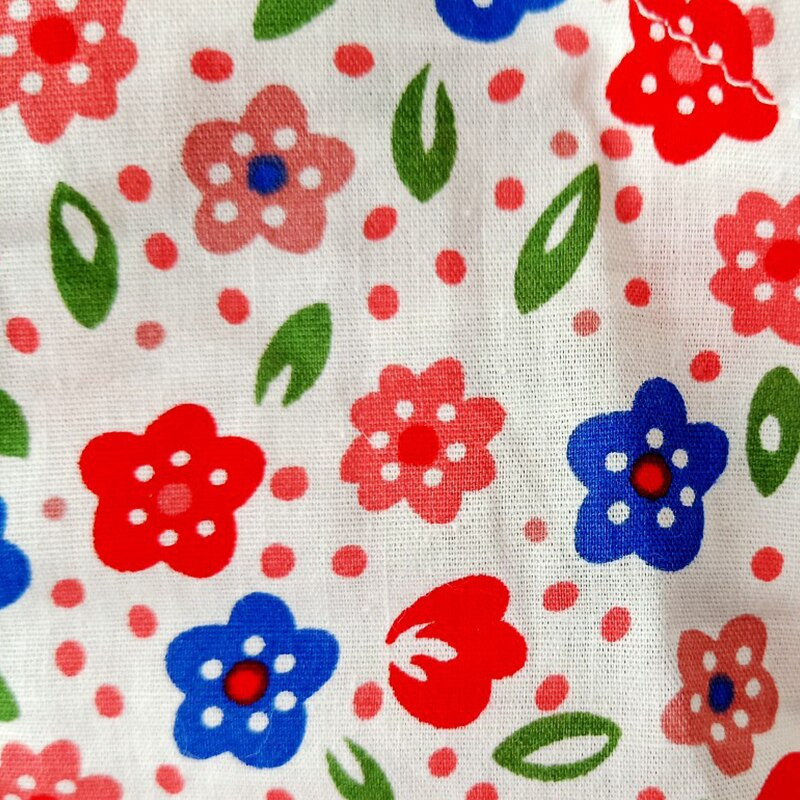 Divat kisállat virágos heveder szoknya édes ruha pamut kényelmes szoknya elég vékony, légáteresztő kutyaruhák fényvédő kisállatkellékek