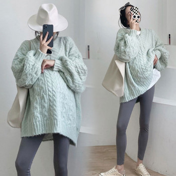 Широк модел зимен пуловер за бременни с овално деколте 