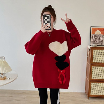 Широк дамски пуловер с обло деколте за бременни