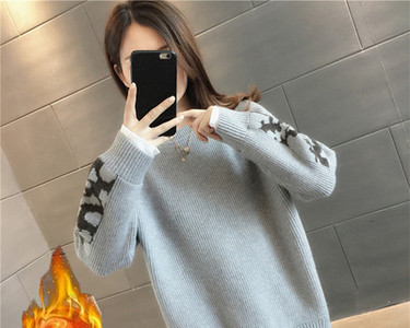 Dámsky pletený sveter s okrúhlym výstrihom - sivo-hnedá farba