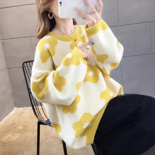 Nový model dámskeho zimného svetra s okrúhlym výstrihom