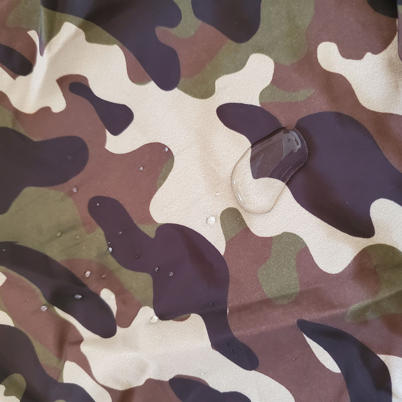 Pláštenka s maskáčovou kapucňou, reflexný kabát, nepremokavá vetruodolná bunda s nastaviteľnou manžetou, plášť pre psov, oblečenie pre domáce zvieratá, jar/leto