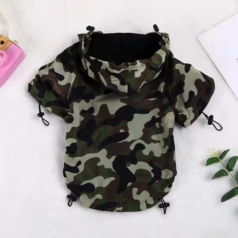 Pláštenka s maskáčovou kapucňou, reflexný kabát, nepremokavá vetruodolná bunda s nastaviteľnou manžetou, plášť pre psov, oblečenie pre domáce zvieratá, jar/leto