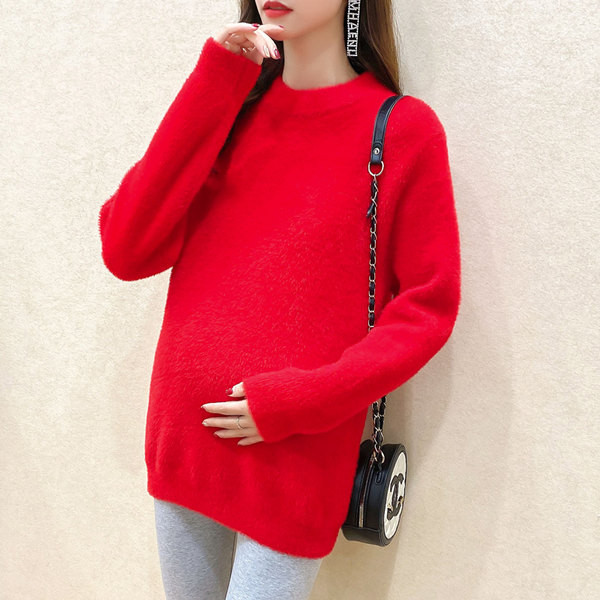 Jednofarebný tehotenský sveter s oválnym výstrihom a dlhým rukávom