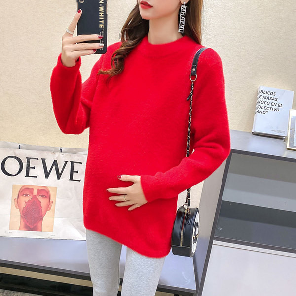 Jednofarebný tehotenský sveter s oválnym výstrihom a dlhým rukávom