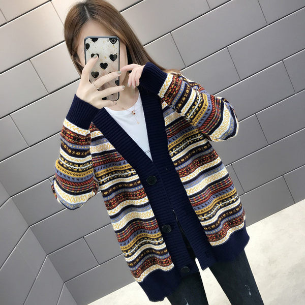 Moekas rasedate kardigan V-kaelusega ja nööpidega