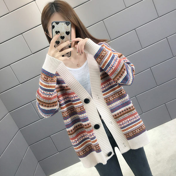 Moekas rasedate kardigan V-kaelusega ja nööpidega