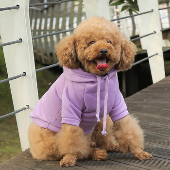 Облечи полиестерен суичър за домашни любимци Подскачащ пуловер за кучета против падане Мек двукрак, поддържащ топлината Суичър за домашни любимци в анимационен стил за зимата