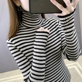 Ženski pulover - za trudnice s visokim ovratnikom