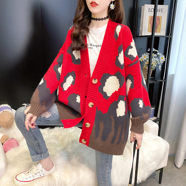 Módny tehotenský kardigan so špicatým výstrihom a zapínaním na gombíky