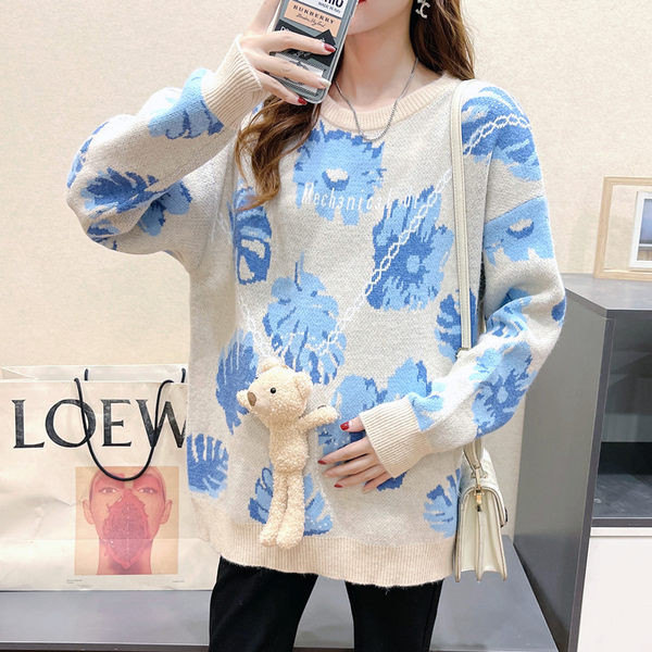 Široký tehotenský sveter s oválnym výstrihom