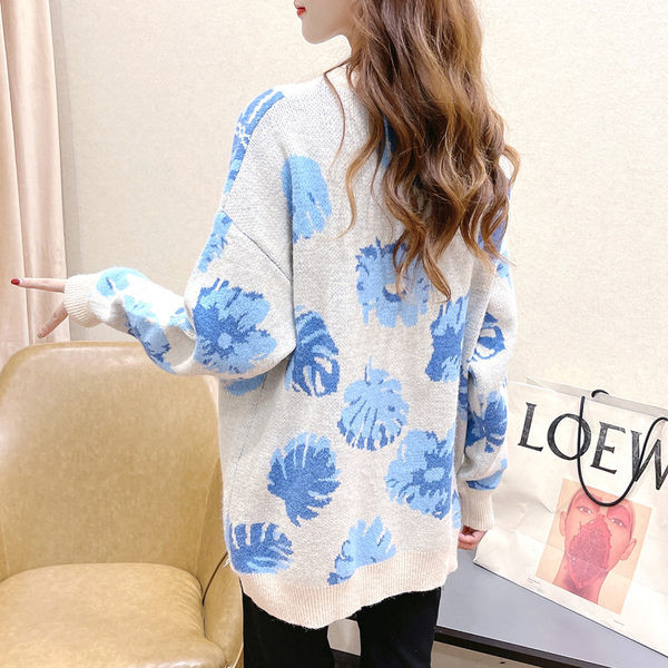 Široký tehotenský sveter s oválnym výstrihom