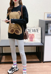 Dámsky sveter pre tehotné ženy - s oválnym výstrihom