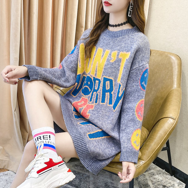 Naujo modelio moteriškas megztinis ilgu apvaliu kaklu