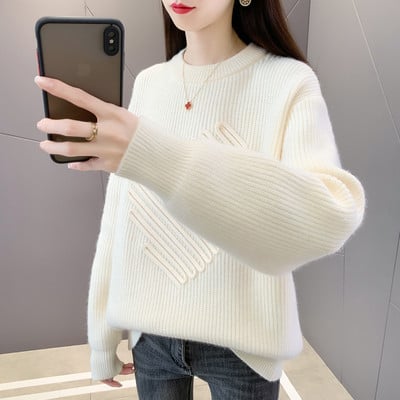 Dámsky ležérny sveter s výstrihom do O pre tehotné ženy