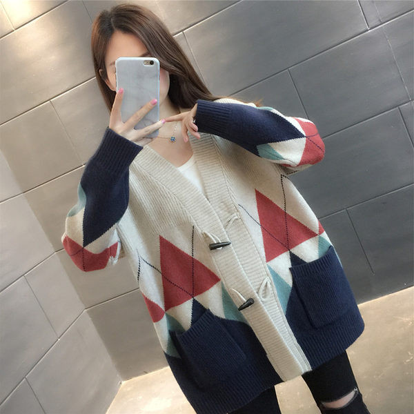 Cardigan de maternitate toamna-iarna cu decolteu in V si nasturi