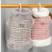 Luksuslik ruuduline koeramantel Lemmikloomariided koertele ja kassidele Karusnahast kaelarihm Kassivest kutsikate riided Talvine soe vest Rakmed Roosa hall