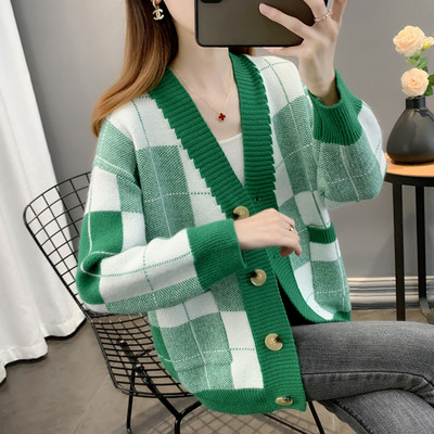 Plataus rašto nėščiųjų megztinis su smailia iškirpte ir ilgomis rankovėmis