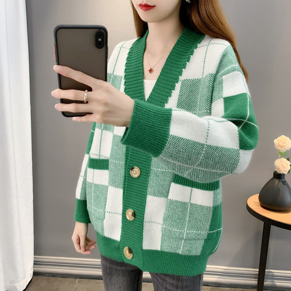 Plataus rašto nėščiųjų megztinis su smailia iškirpte ir ilgomis rankovėmis