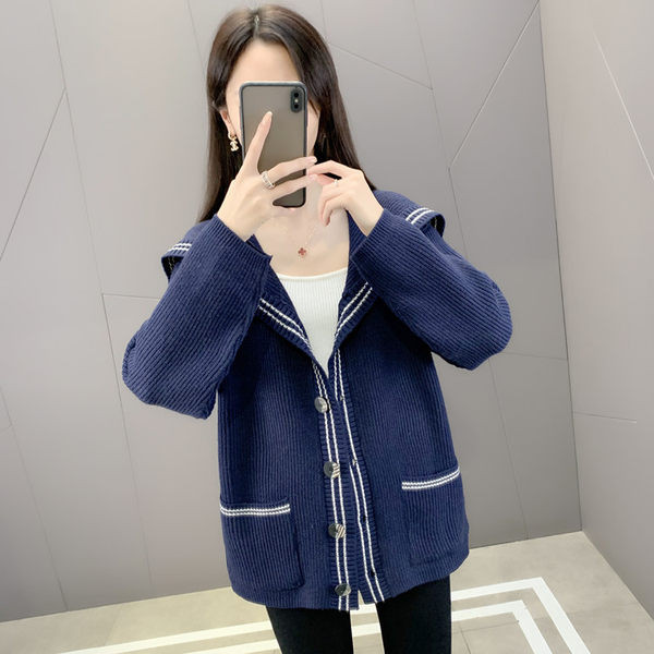 Dámsky ležérny kardigan s gombíkmi a vreckom