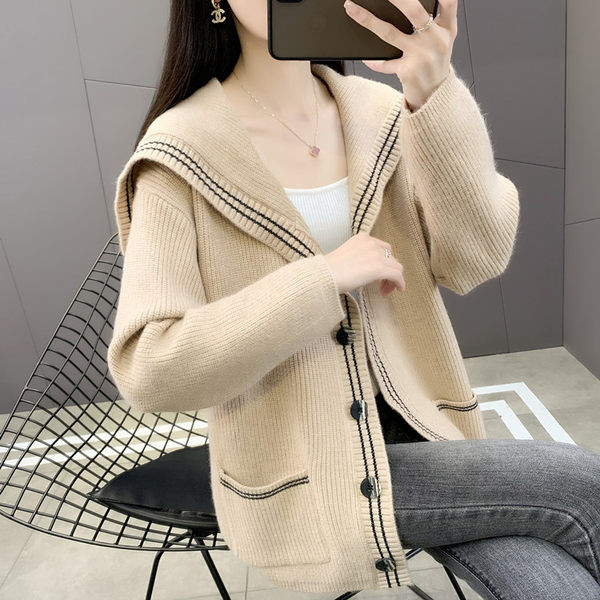 Dámsky ležérny kardigan s gombíkmi a vreckom