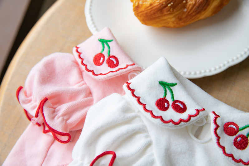 Jesenné a zimné oblečenie pre domáce zvieratá, bavlnené mäkké topy pre psov, vesta s čerešňovou potlačou, roztomilé bublinkové tričko, elegantné, sladké plyšové oblečenie pre psov a mačky