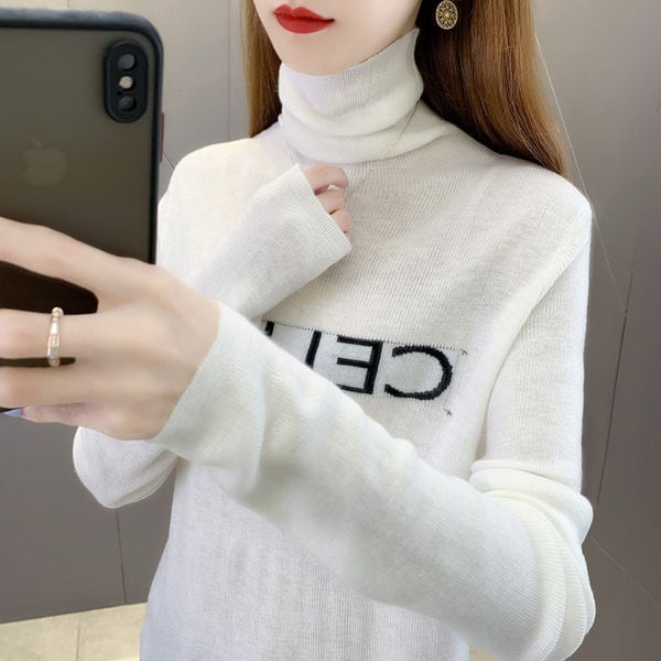 Nový model tehotenského svetra s vyšívaným nápisom