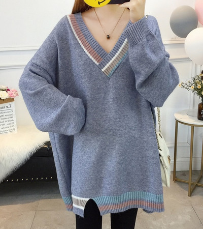 Laisvas nėščiųjų megztinis su V formos iškirpte